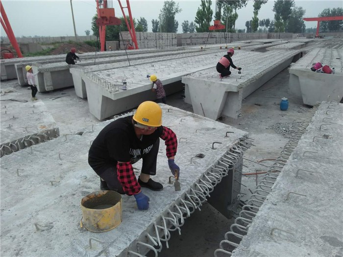 品质铸就信赖——恒旗构件，预制水泥桥梁板模具制造的诚信典范